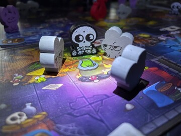 Keep the Heroes Out + 2 rozšíření