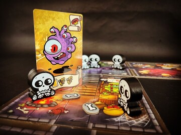 Keep the Heroes Out + 2 rozšíření