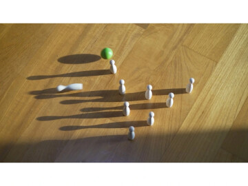 - Mini bowling