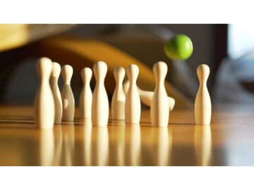 - Mini bowling