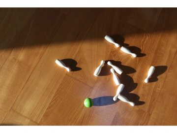 - Mini bowling