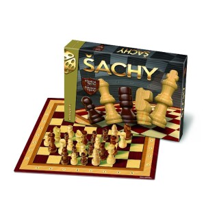 Šachy s dřevěnými figurkami
