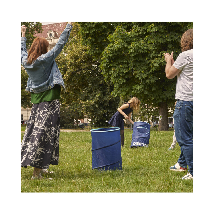 Disk toss